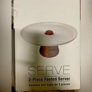 Macy’s Cellar. Server in ceramic and wood. Dimensions on 2nd picture. Not heavy